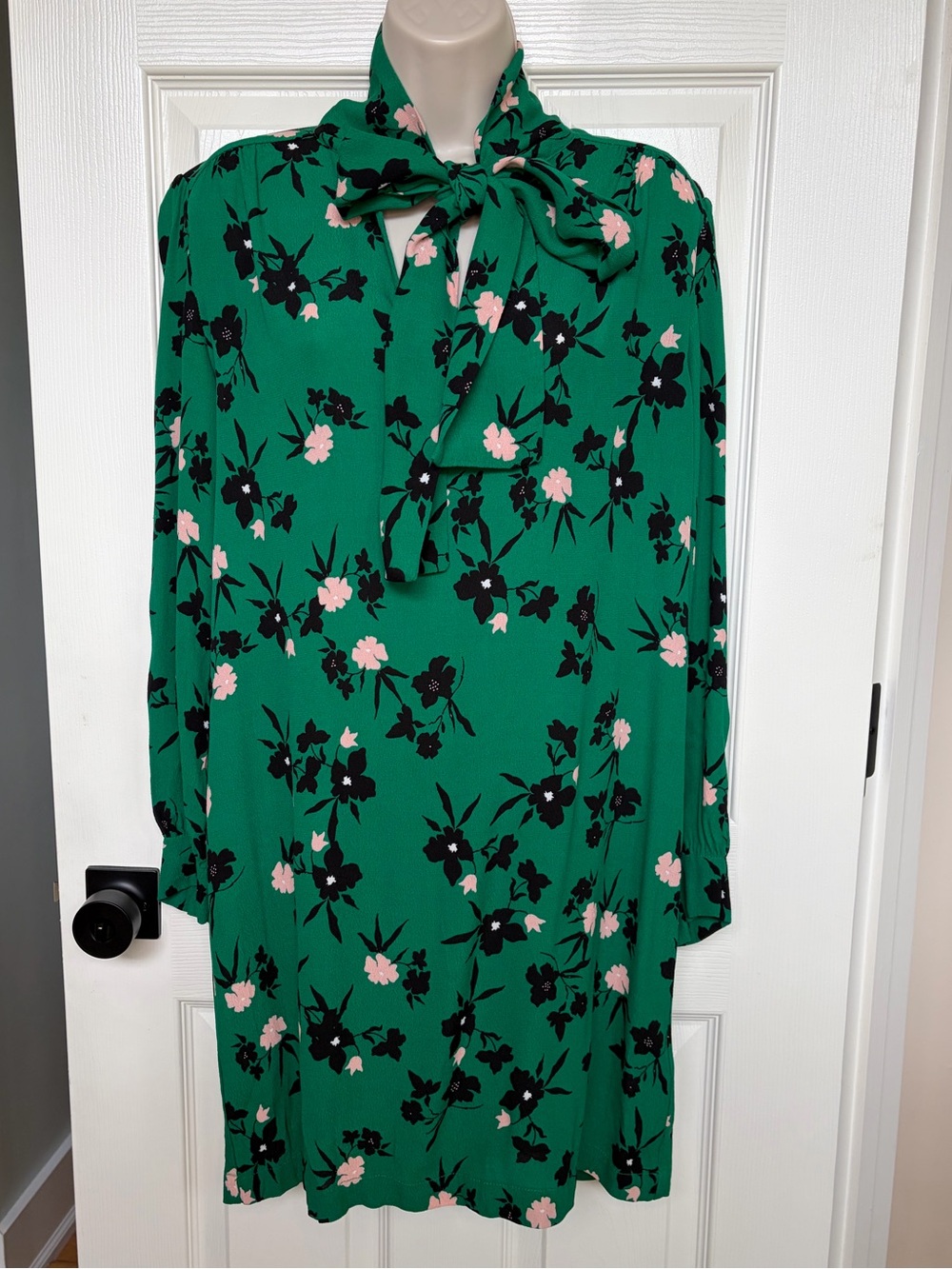 Suncoo Paris Robe Cerise Floral Green Long Sleeve Neck Tie Shift Dress Size M